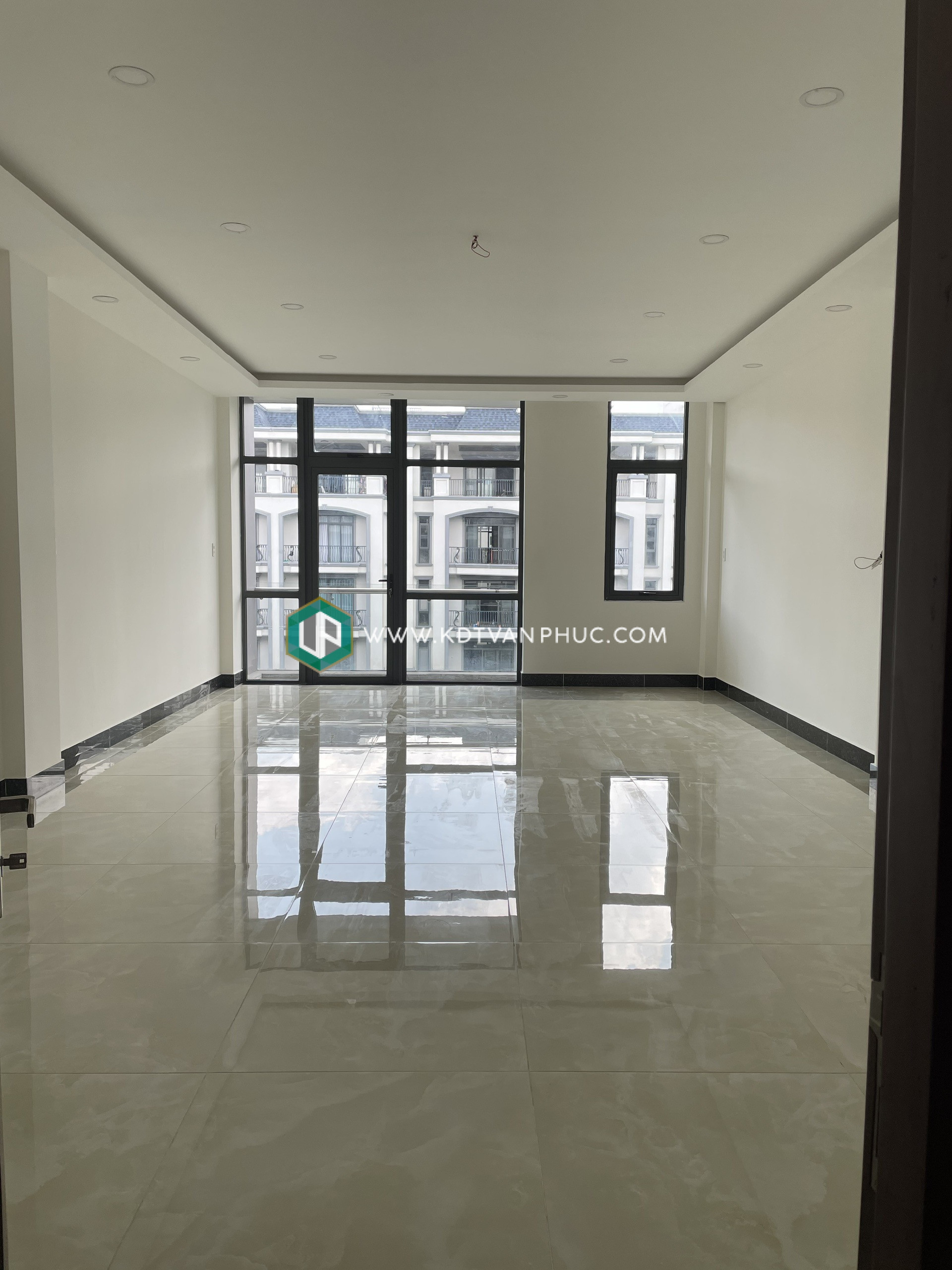 bán shophouse vạn phúc city