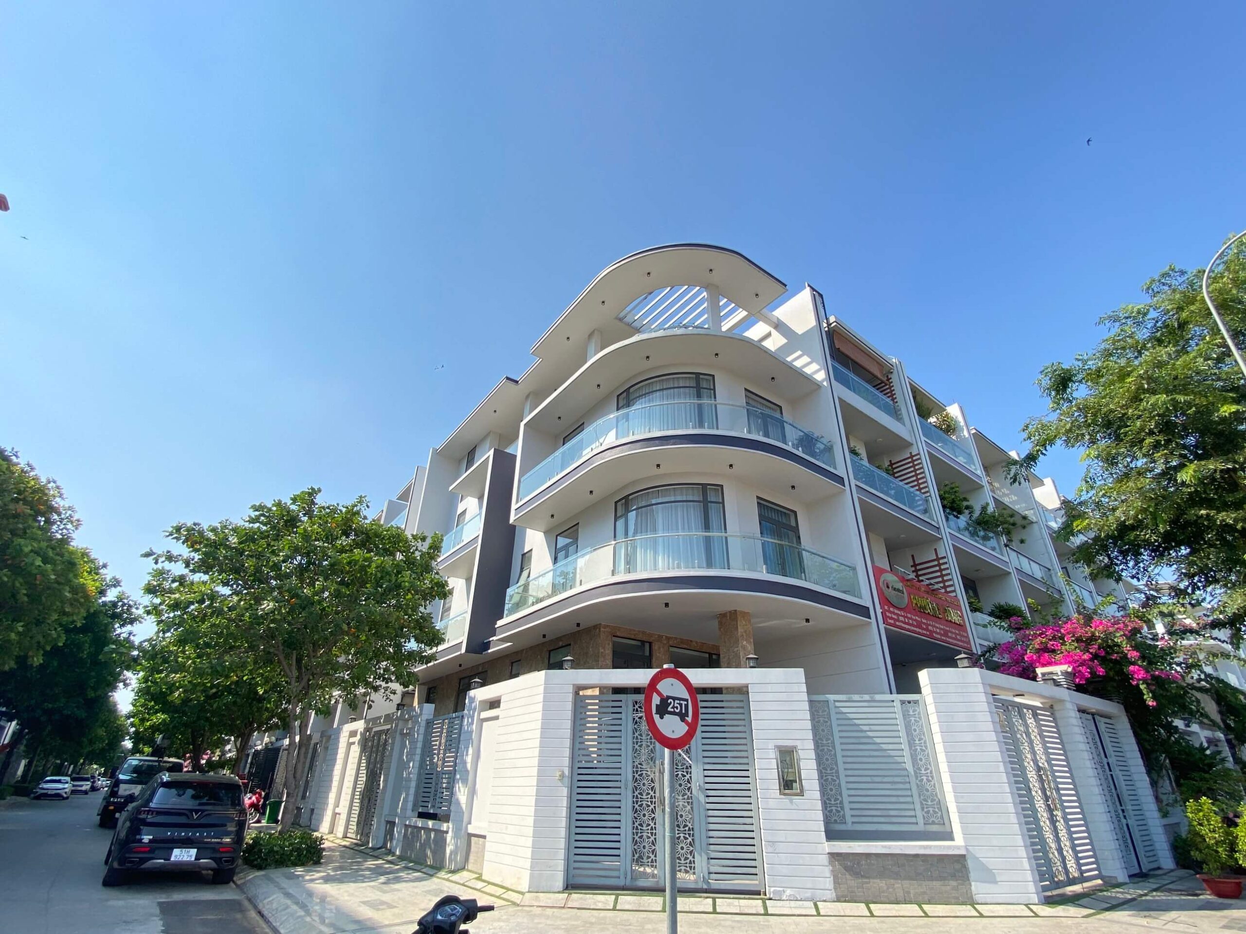 bán nhà vạn phúc city