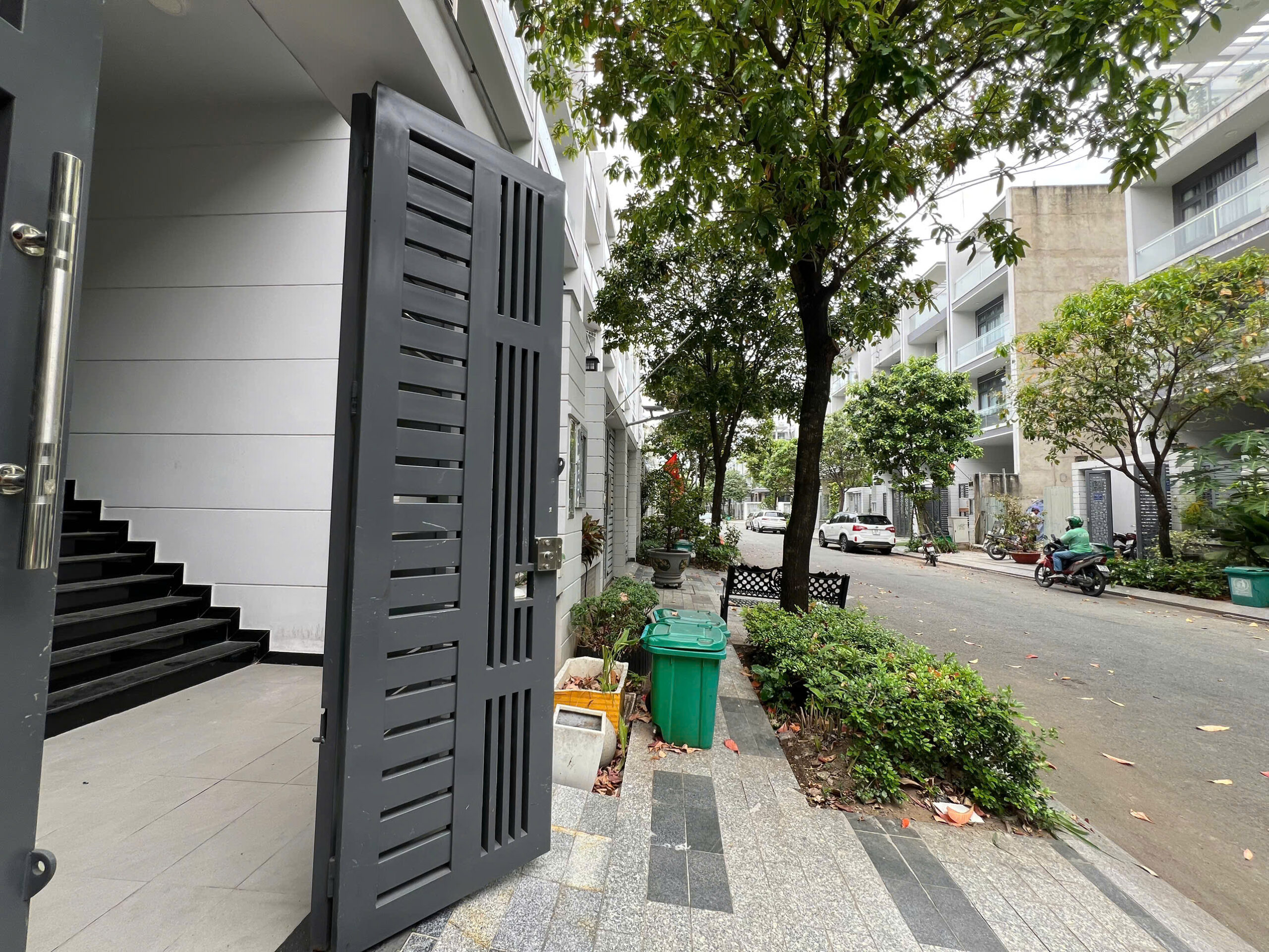 bán nhà vạn phúc city