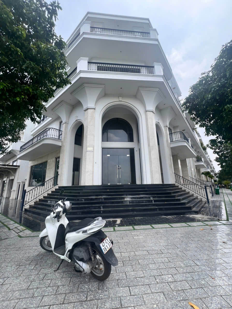 bán nhà vạn phúc city