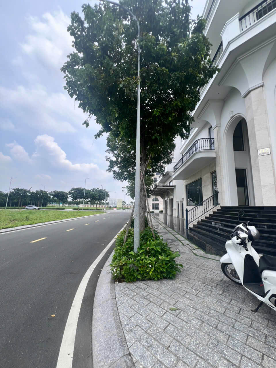 bán nhà vạn phúc city