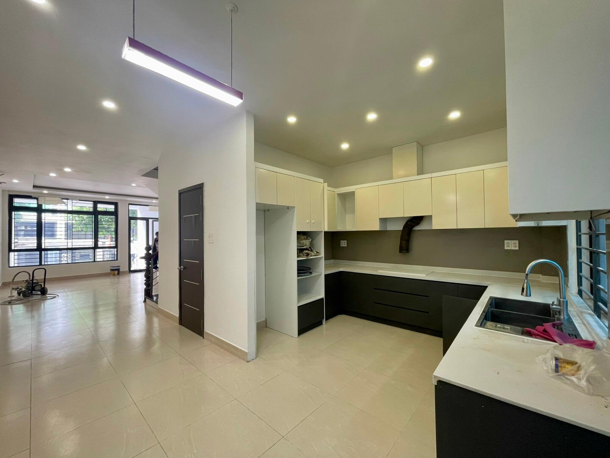 bán nhà vạn phúc city