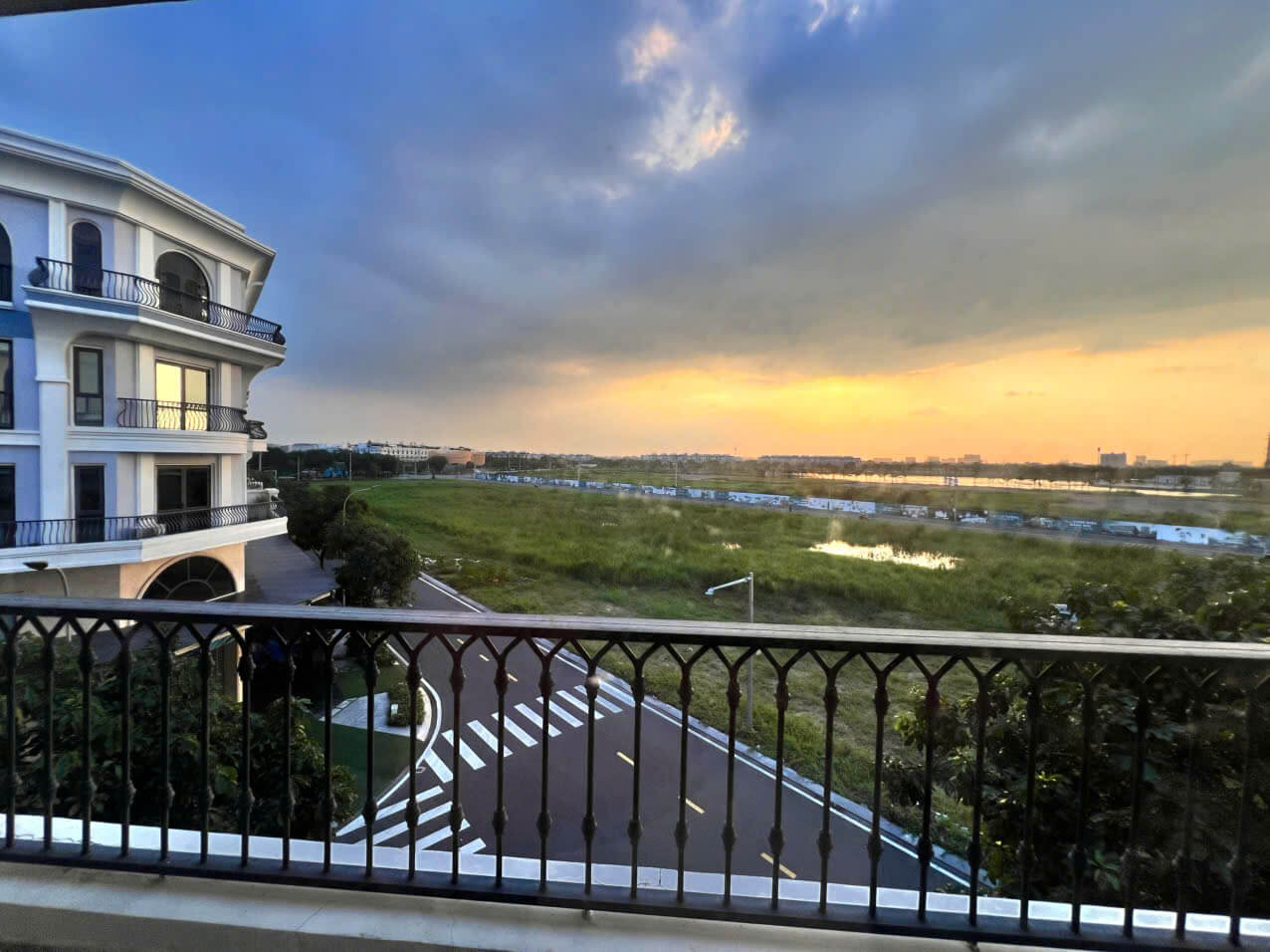 bán nhà vạn phúc city