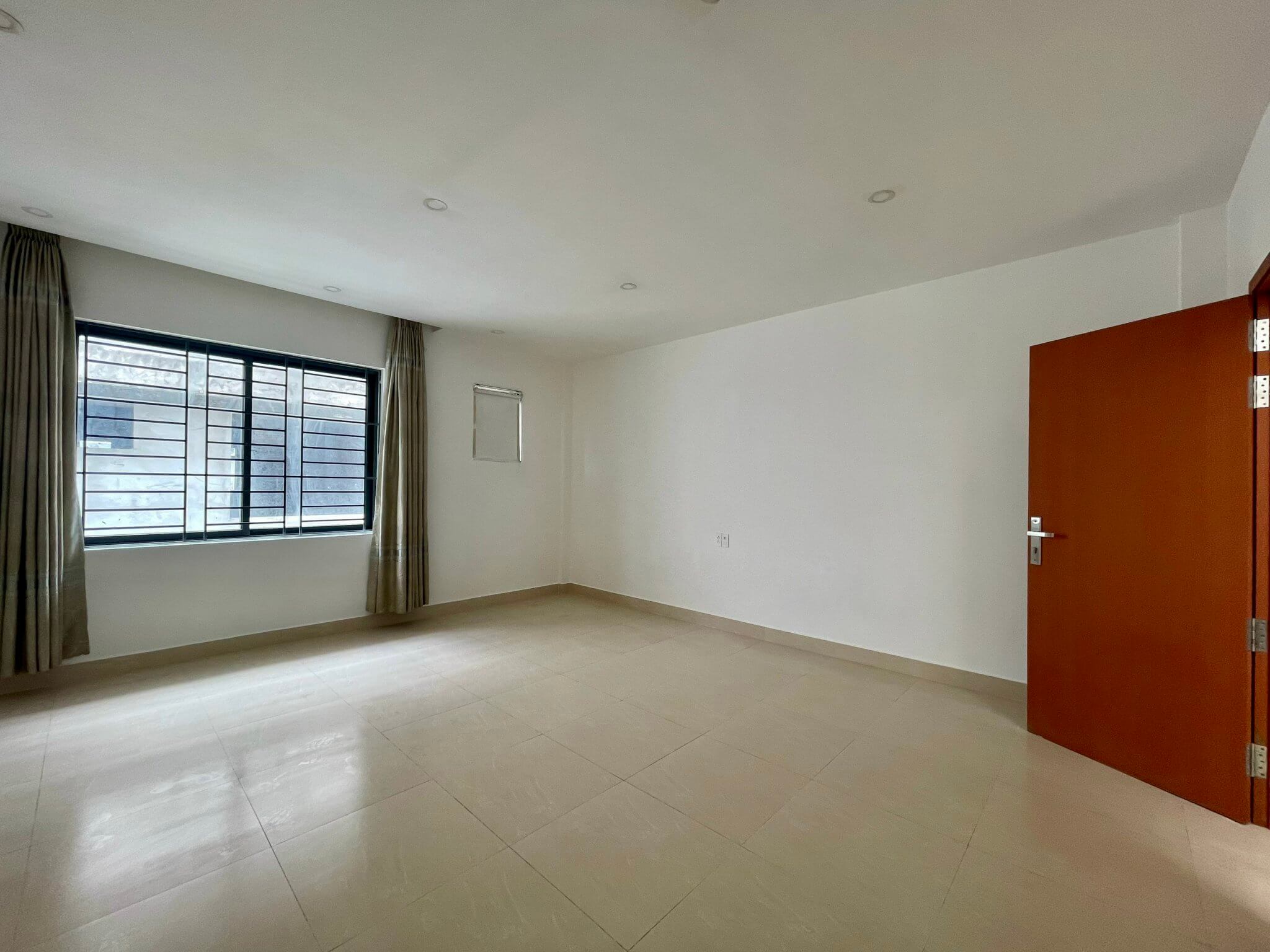 bán nhà vạn phúc city