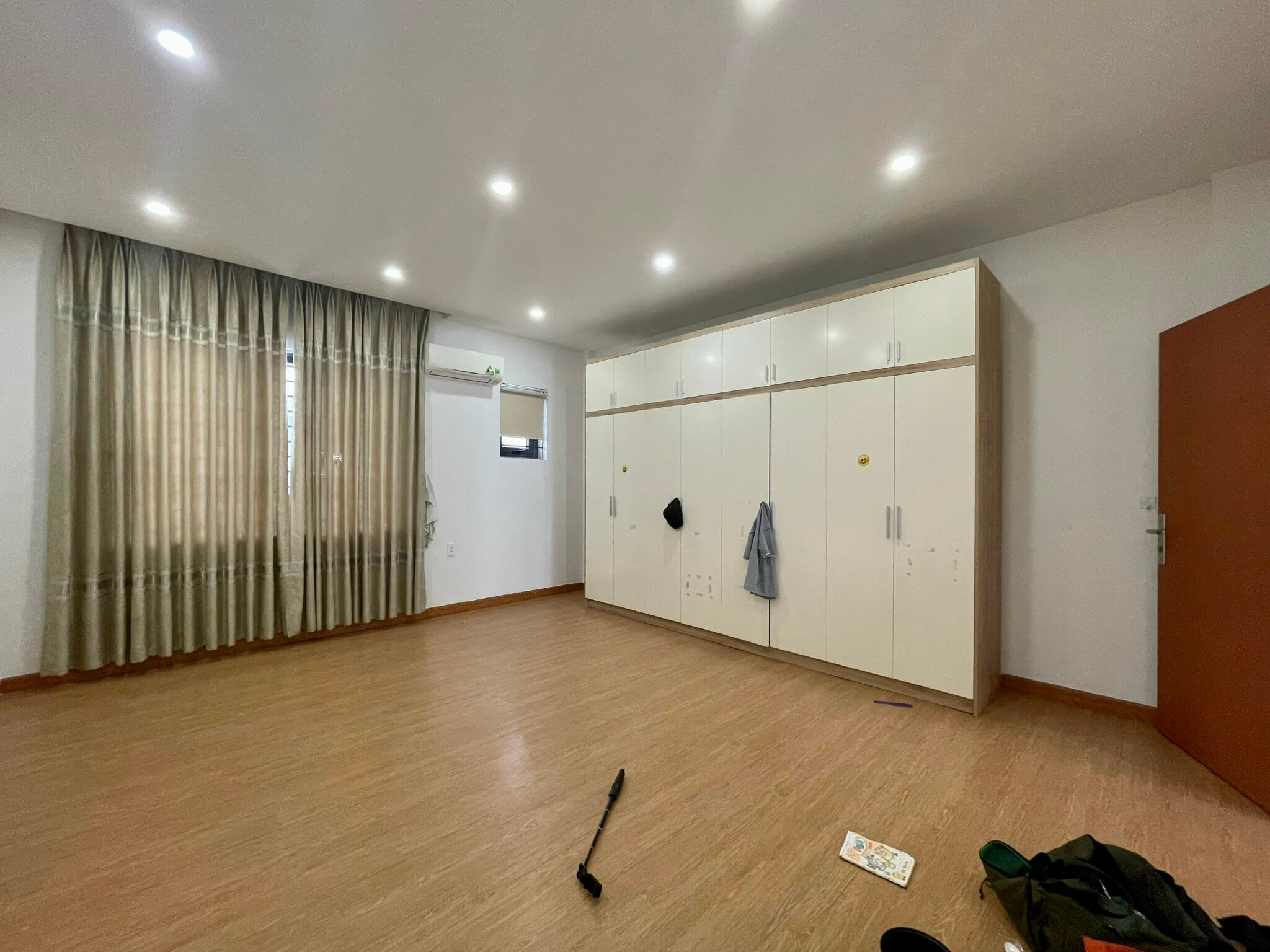 bán nhà vạn phúc city