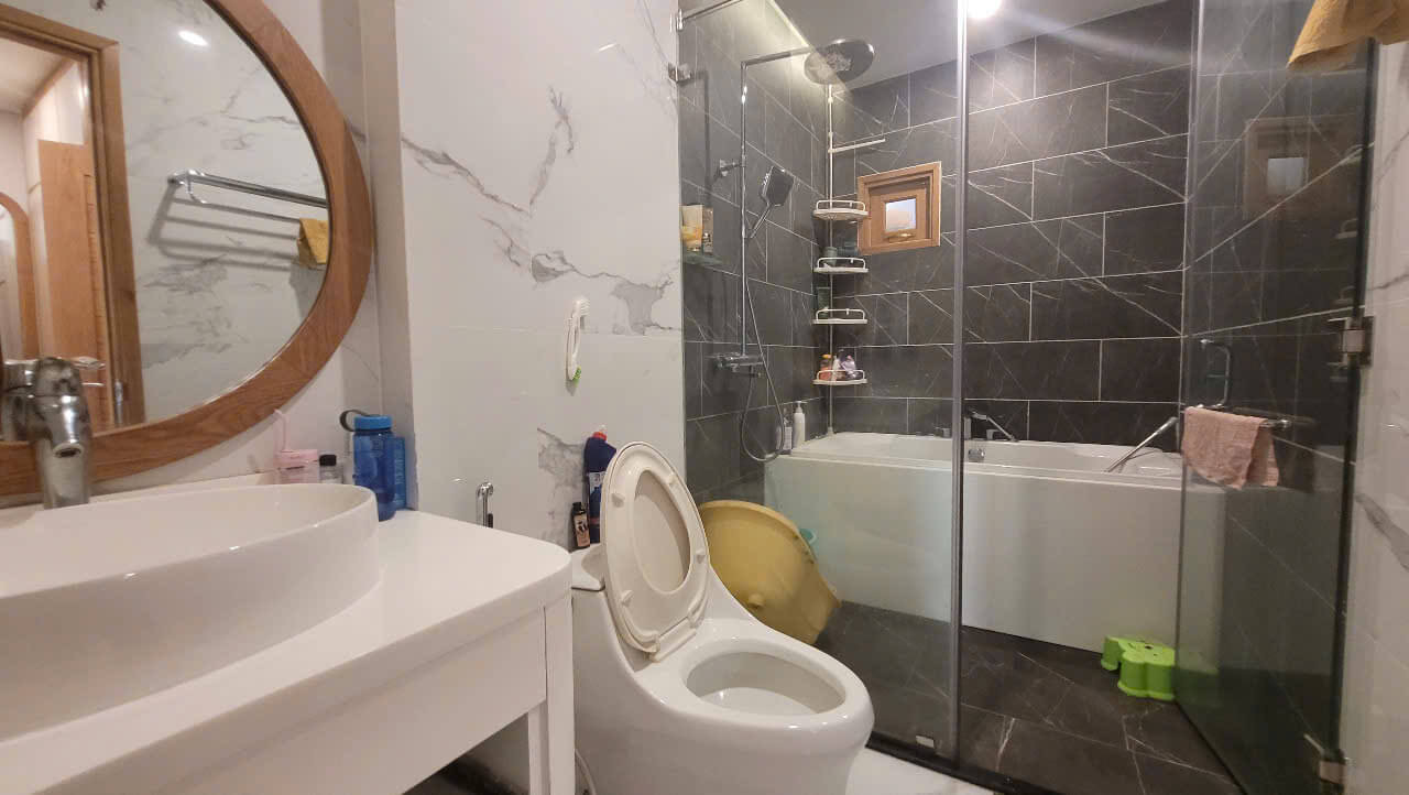 bán nhà vạn phúc city